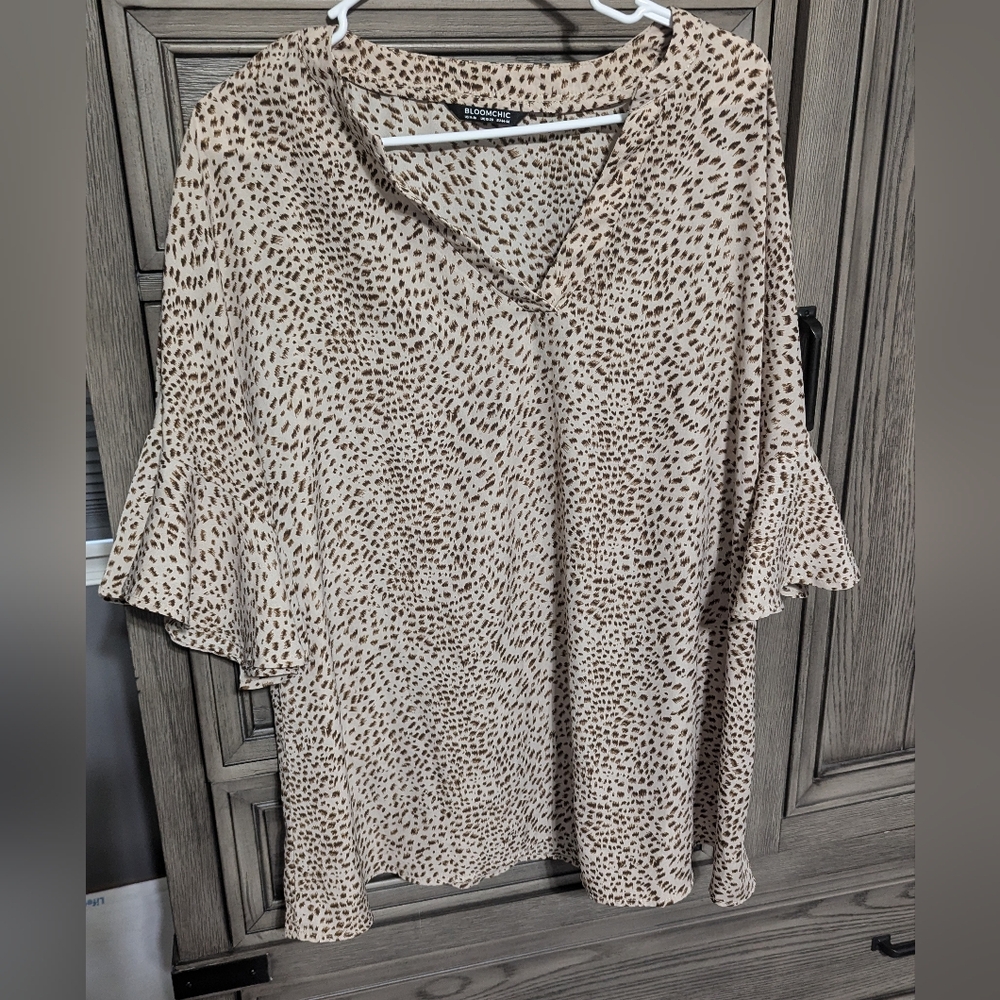 Bloom Chic Leopard Print Top
